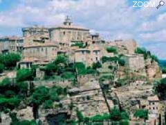 photo de Gordes, l'un des plus beaux villages de France