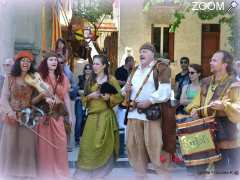 фотография de Retrouver la troupe médiévale DJINJOLS à la Fête médiévale du BARROUX   (84330).  